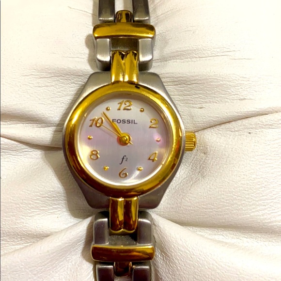 F2 Fossil watch main image 11